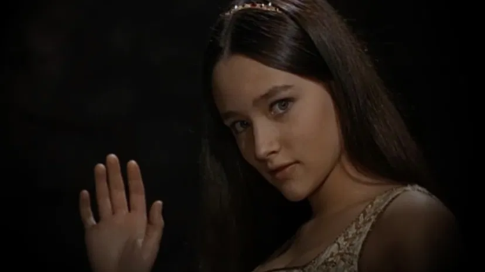 Nell'immagine una giovanissima Olivia Hussey, scomparsa il 27 Dicembre 2024 all'età di 73 anni - Smart Marketing